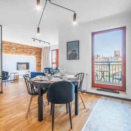 Citystay Waterlane Island Апартаменты Гданьск