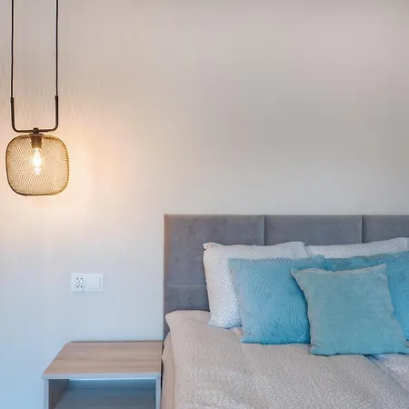 Citystay Waterlane Island Апартаменты Гданьск