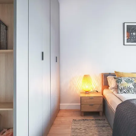 Citystay Waterlane Island Апартаменты Гданьск